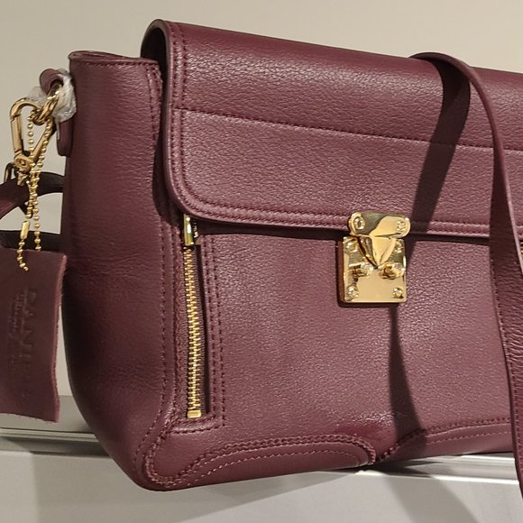 Danier leather crossbody plum and gold nwot - Picture 2 of 3